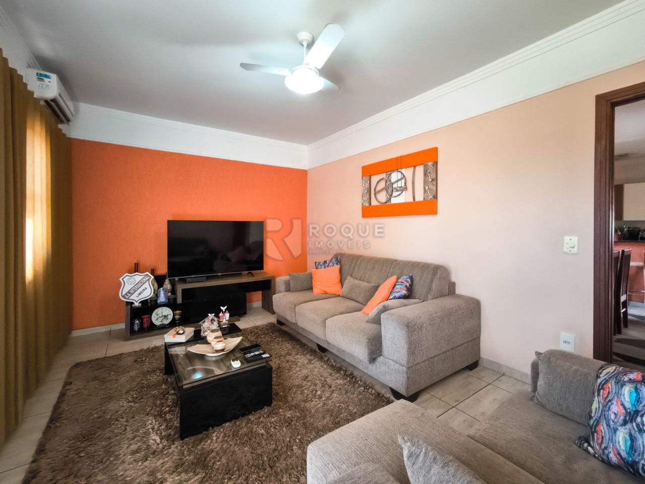 Casa Residencial à venda no bairro Jardim Santa Catarina: SALA DE ESTAR