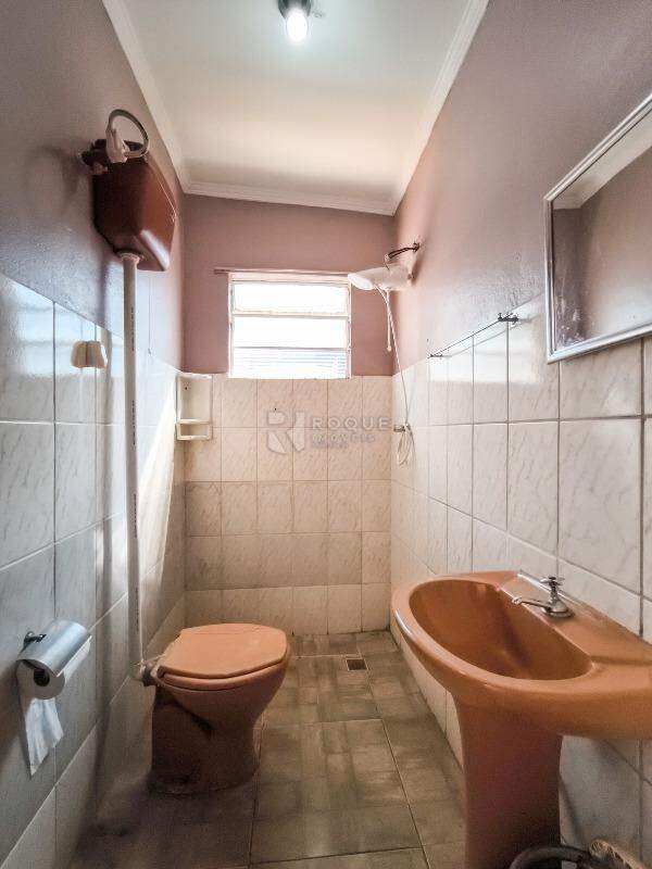 Casa Residencial à venda no bairro Jardim Santa Catarina: BANHEIRO EXTERNO