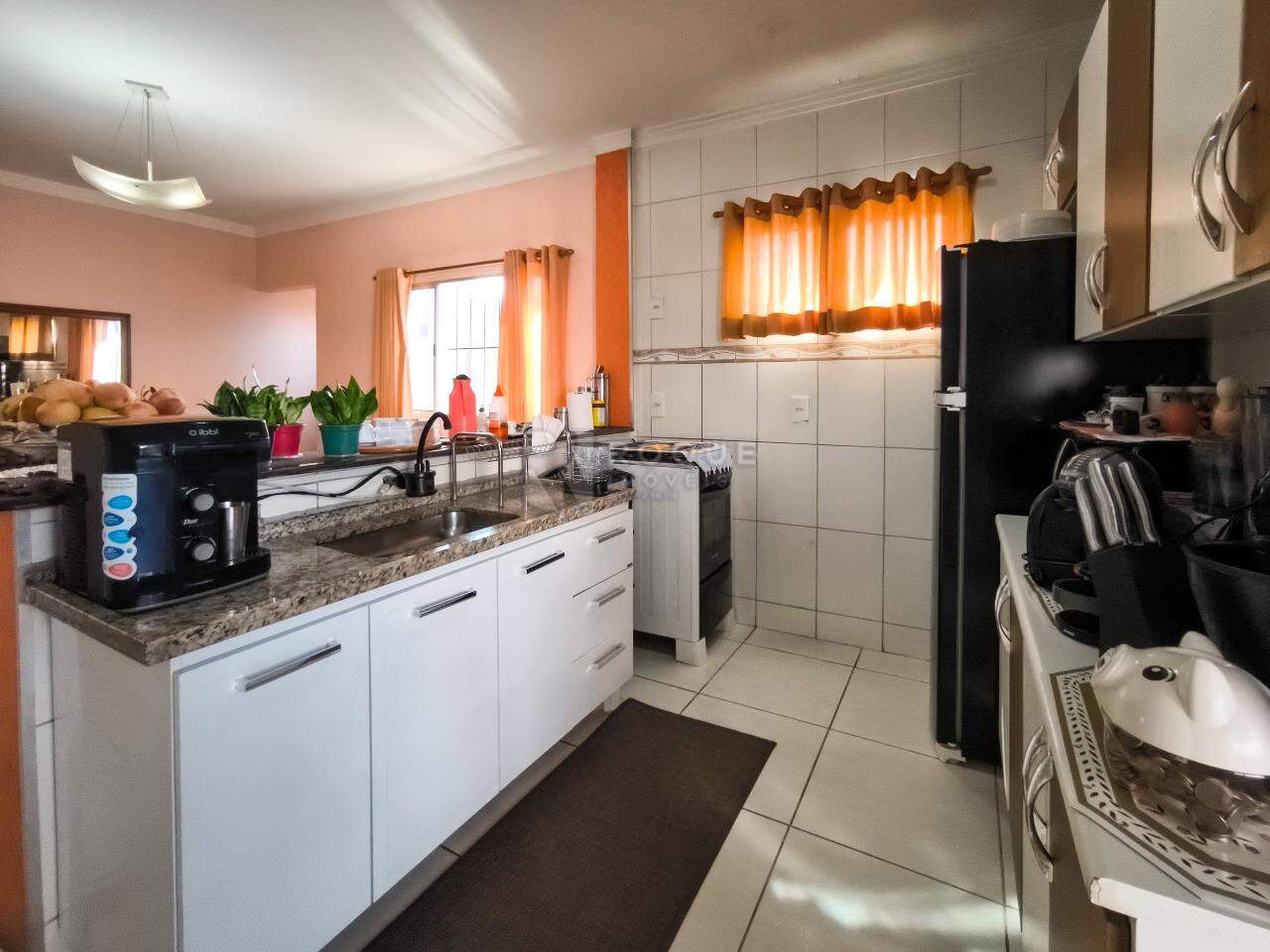Casa Residencial à venda no bairro Jardim Santa Catarina: COZINHA