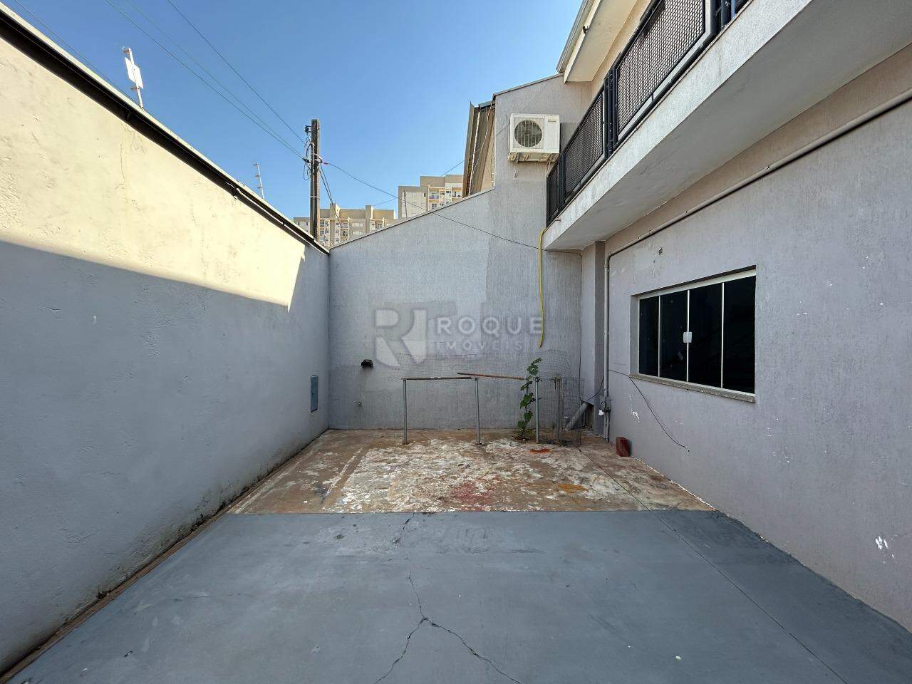 Barracão/Galpão para aluguel no bairro Jardim Esmeralda: Frente 