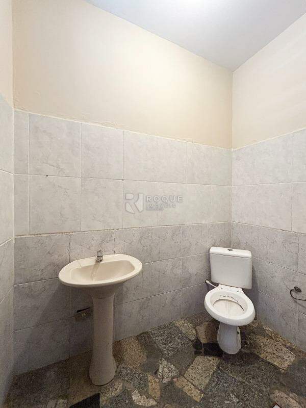Casa com salão para aluguel no bairro Jardim Ibirapuera: WC salão 