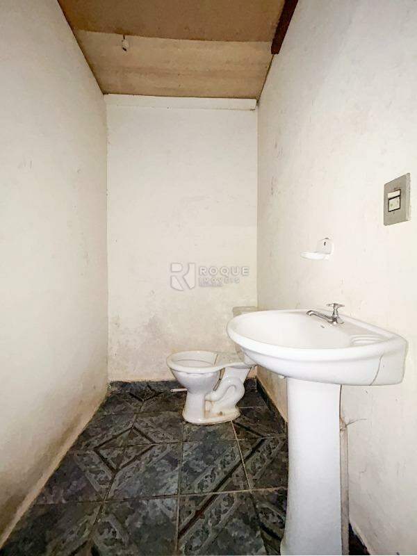 Casa com salão para aluguel no bairro Jardim Ibirapuera: Wc externo
