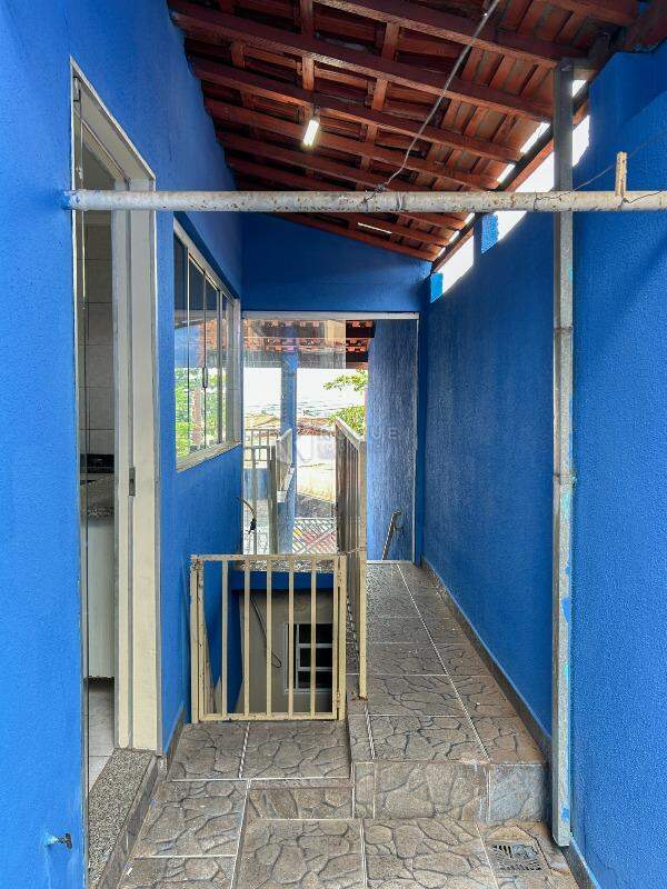 Casa com salão para aluguel no bairro Jardim Ibirapuera: Acesso externo casa