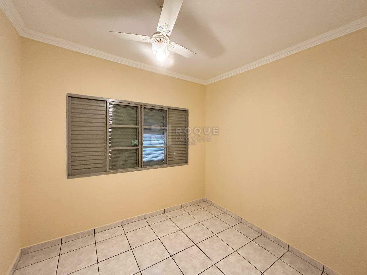 Casa com salão para aluguel no bairro Jardim Ibirapuera: Dormitório 02