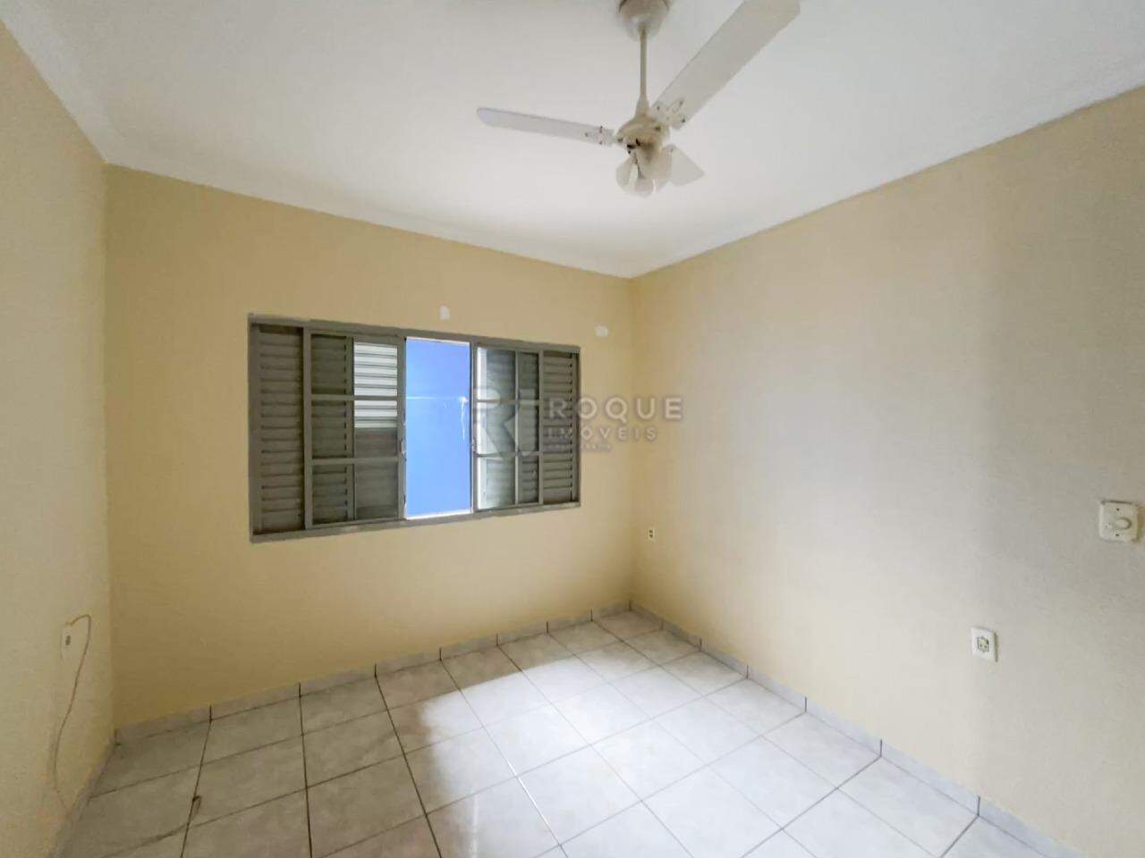 Casa com salão para aluguel no bairro Jardim Ibirapuera: Dormitório 03
