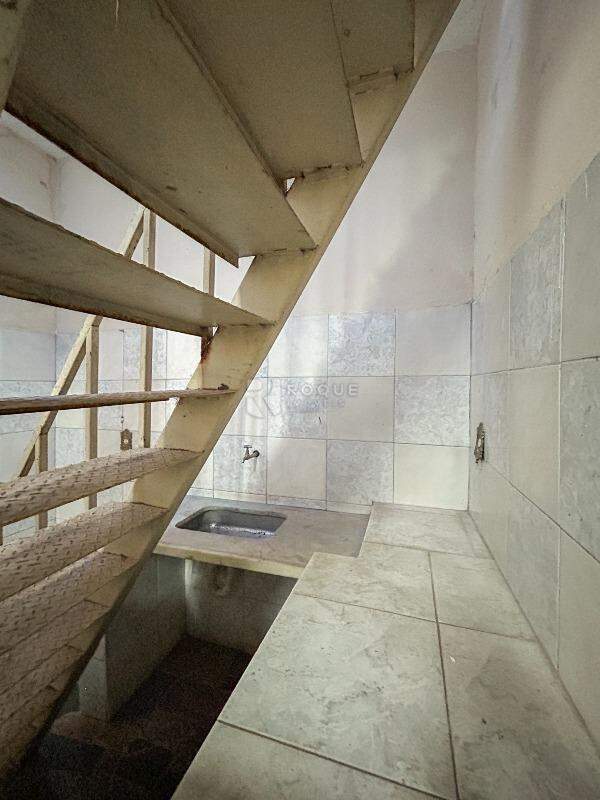 Casa com salão para aluguel no bairro Jardim Ibirapuera: Acesso interno casa