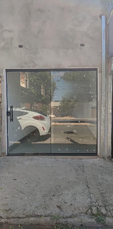 Salão para aluguel no bairro Jardim Residencial Regina Bastelli: Fachada