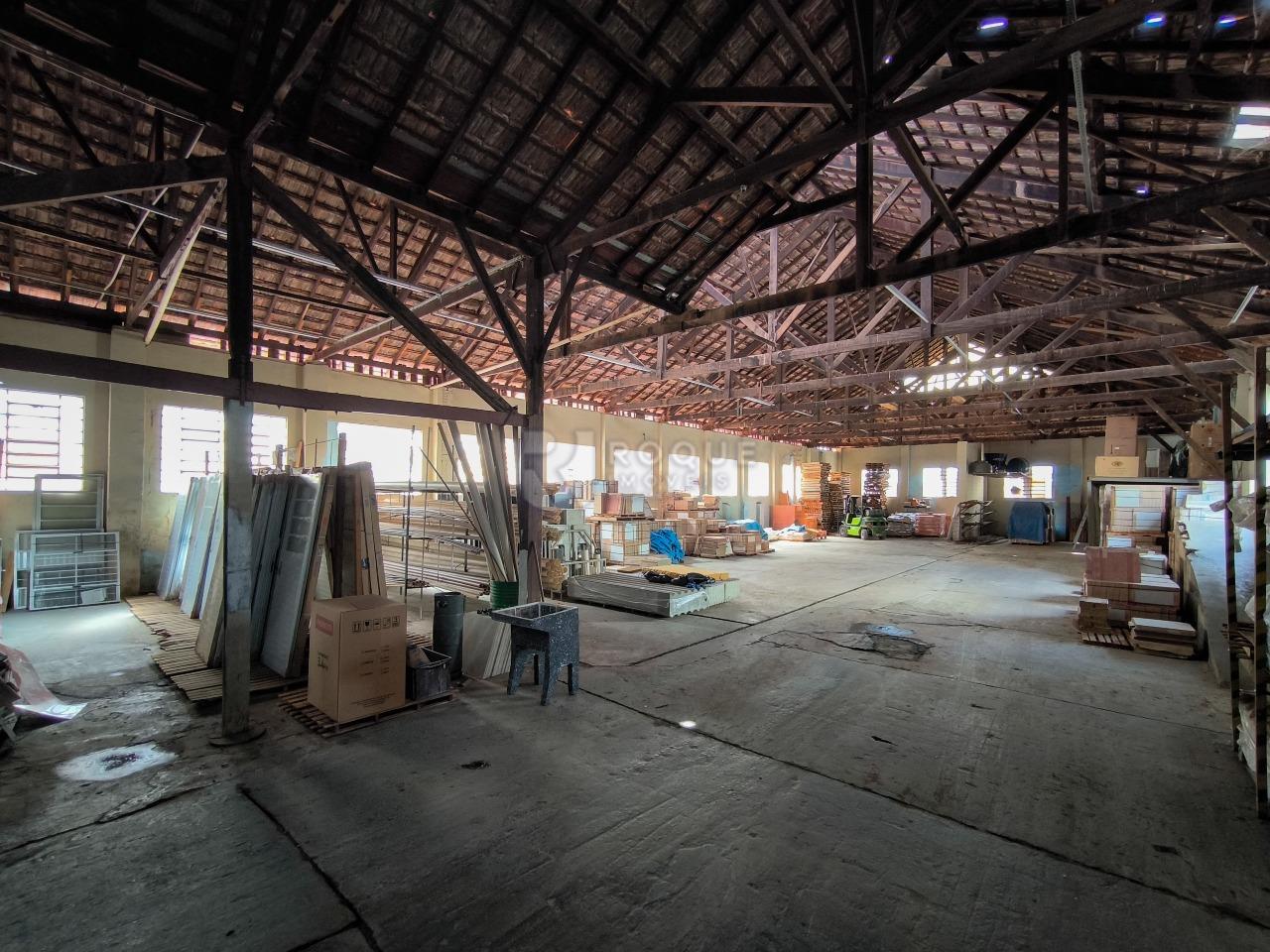 Barracão/Galpão à venda no bairro Centro: 