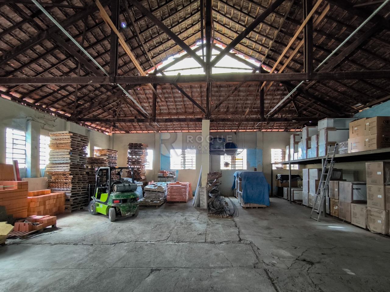 Barracão/Galpão à venda no bairro Centro: 