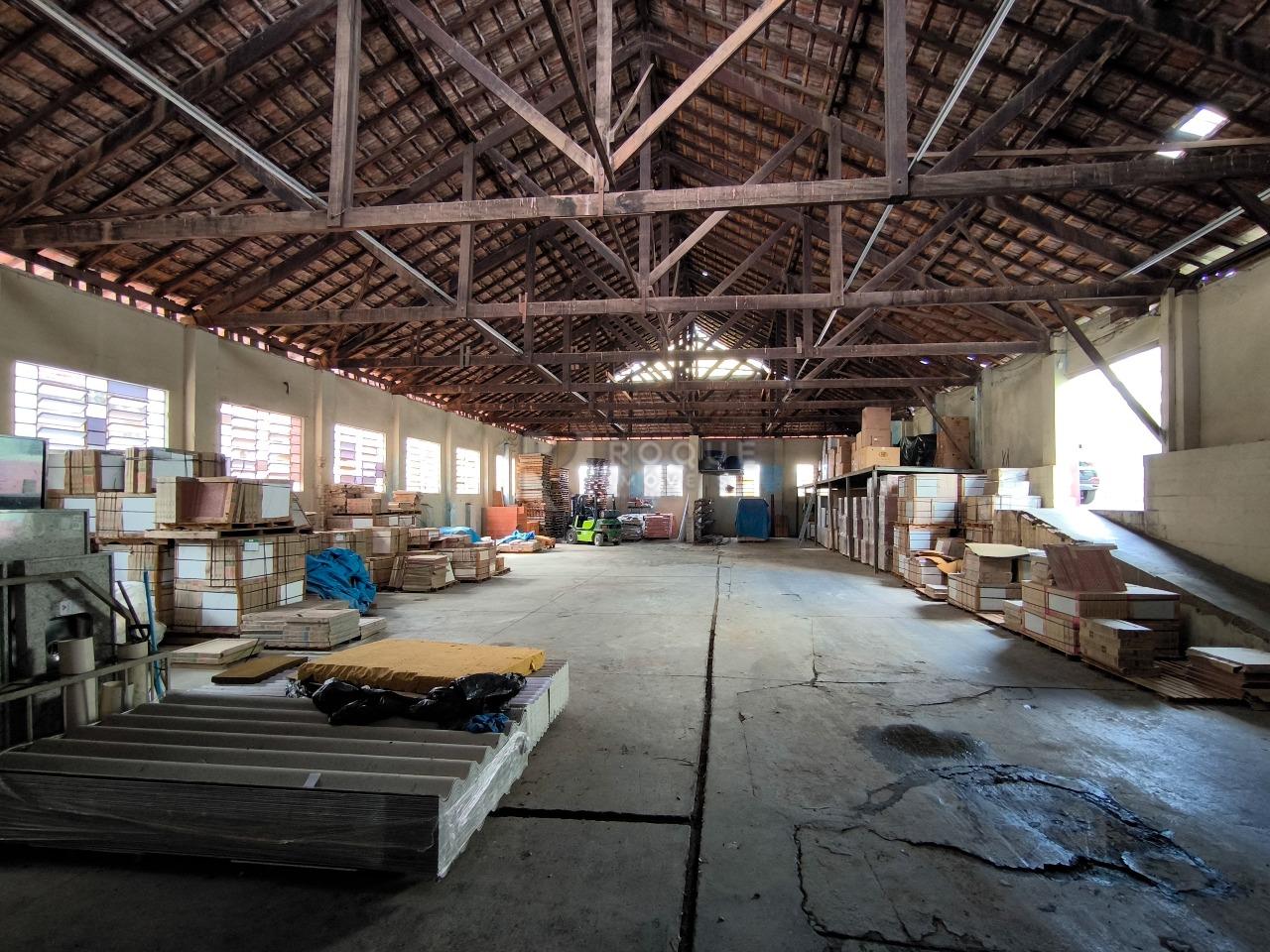 Barracão/Galpão à venda no bairro Centro: 