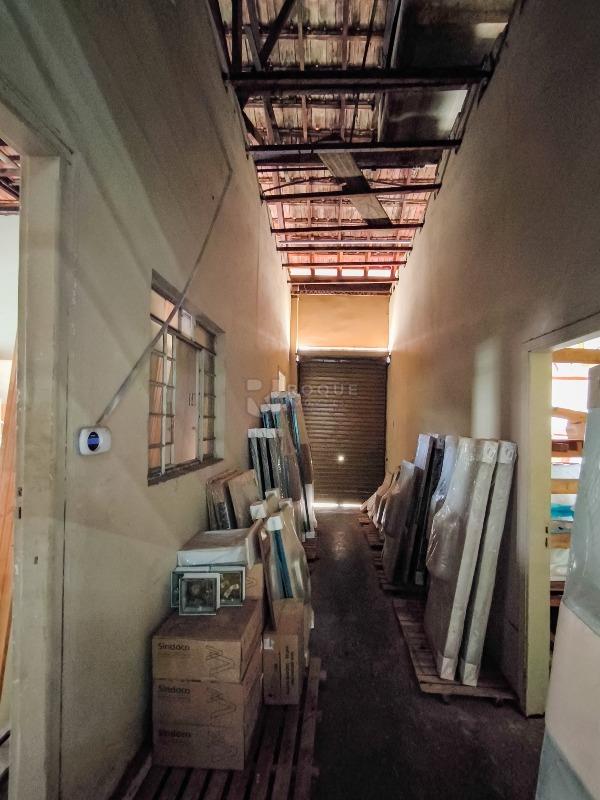 Barracão/Galpão à venda no bairro Centro: 