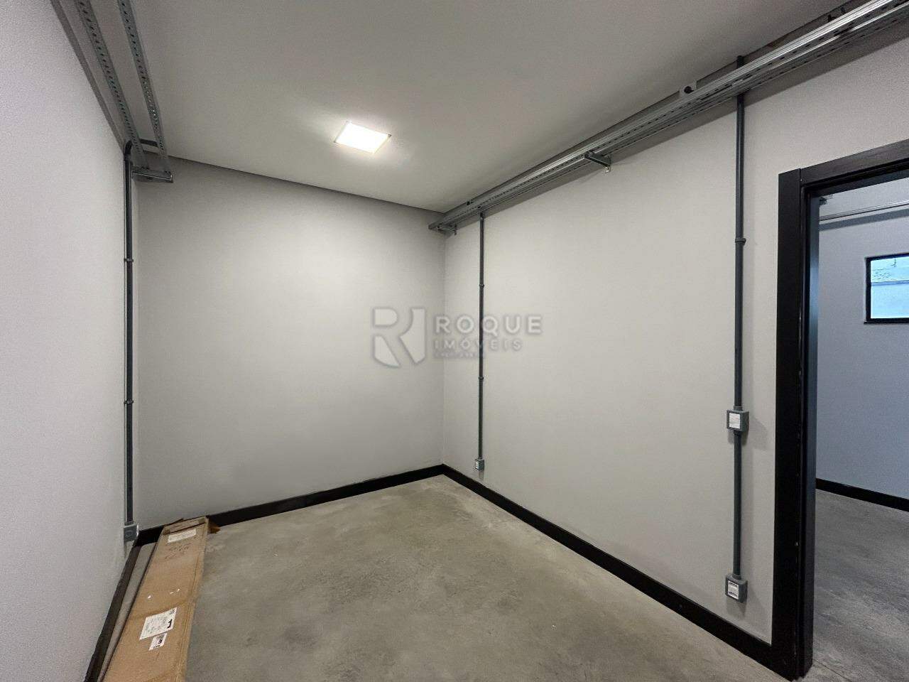 Salão para aluguel no bairro Jardim Porto Real IV: Sala