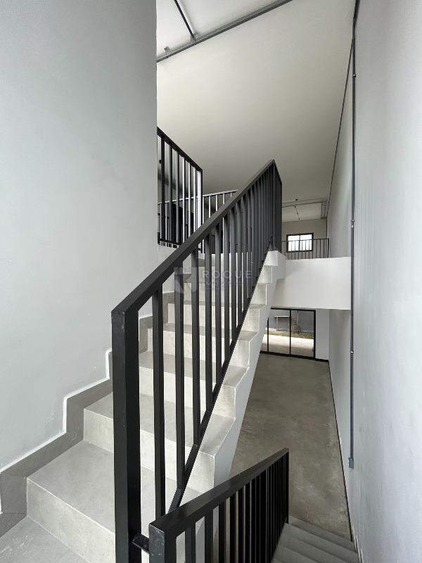 Salão para aluguel no bairro Jardim Porto Real IV: Acesso segundo andar