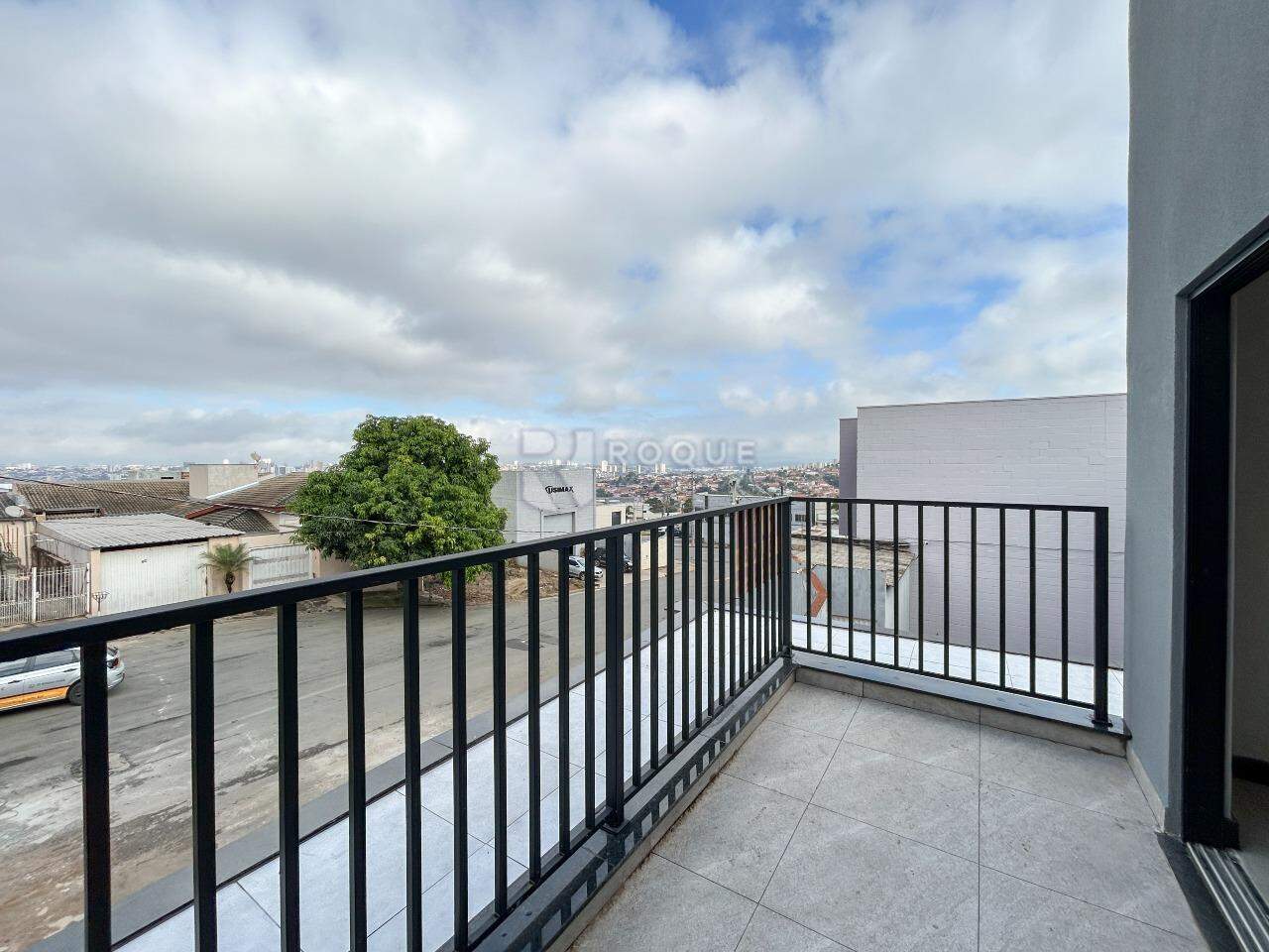 Salão para aluguel no bairro Jardim Porto Real IV: Sacada