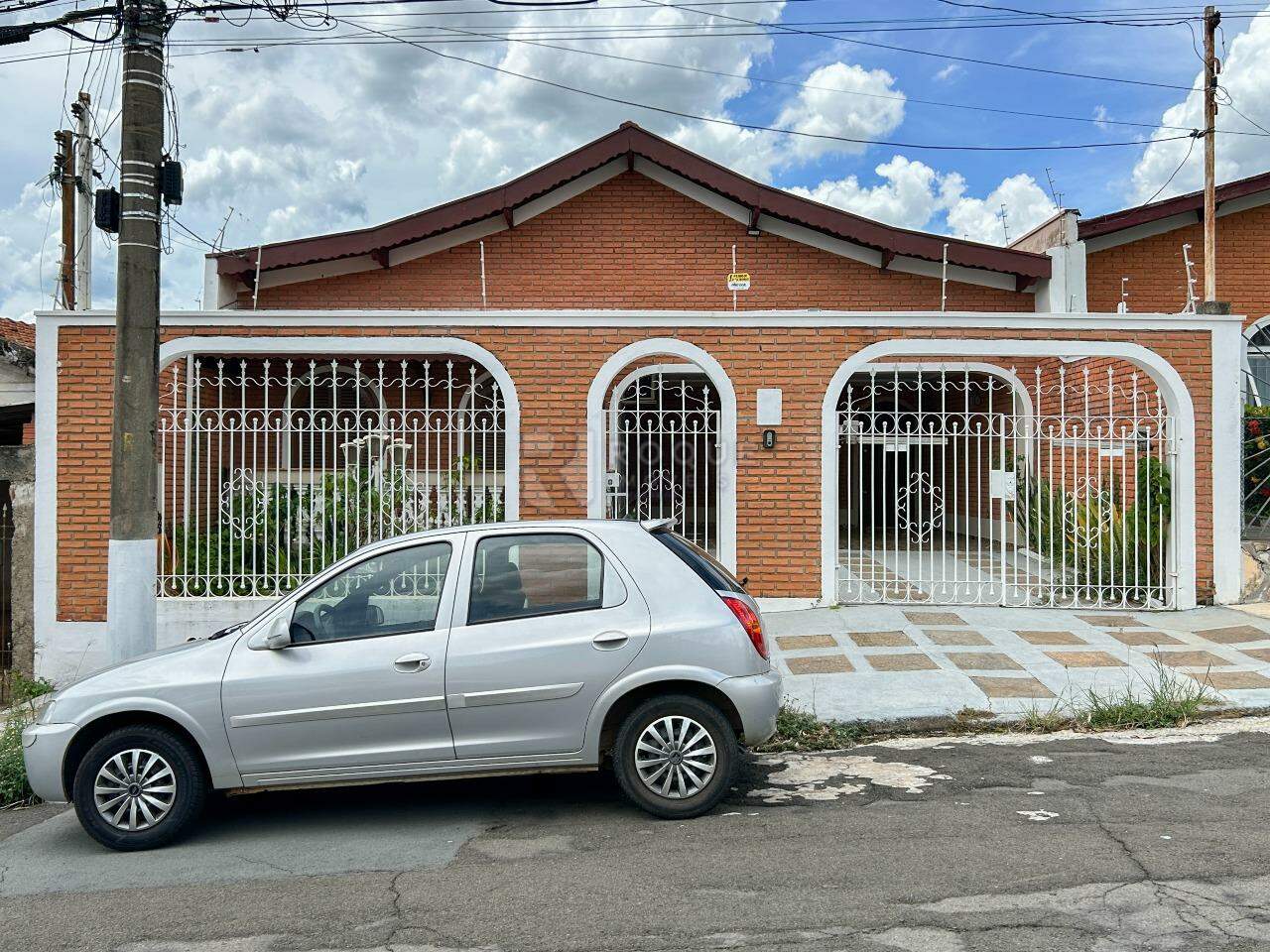 Casa Residencial para aluguel no bairro Jardim Nereide: Fachada 