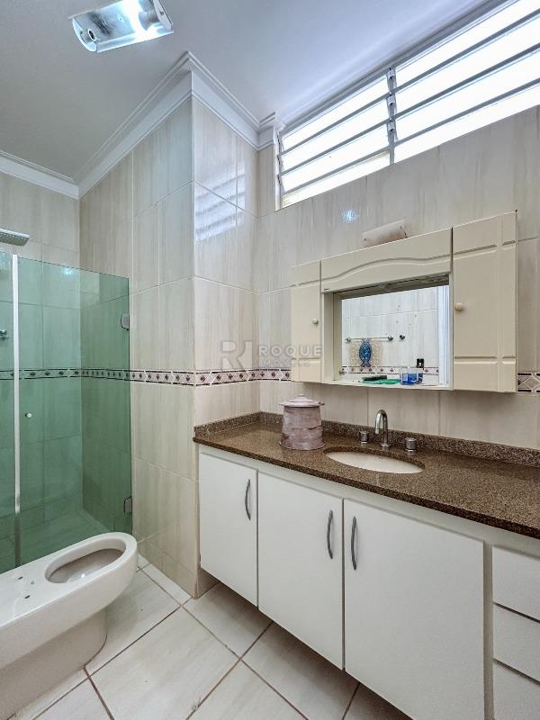 Casa Residencial para aluguel no bairro Jardim Nereide: WC suíte 