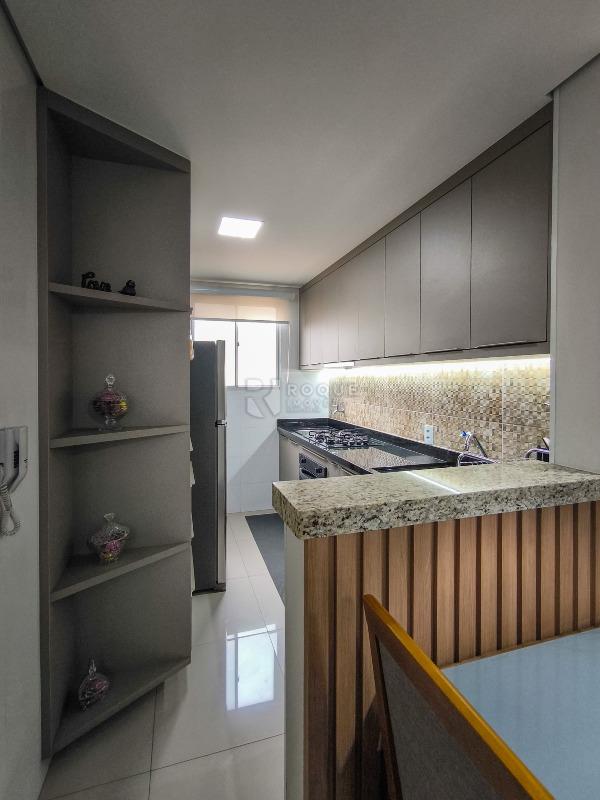 Apartamento à venda no bairro Jardim Colina Verde: COZINHA