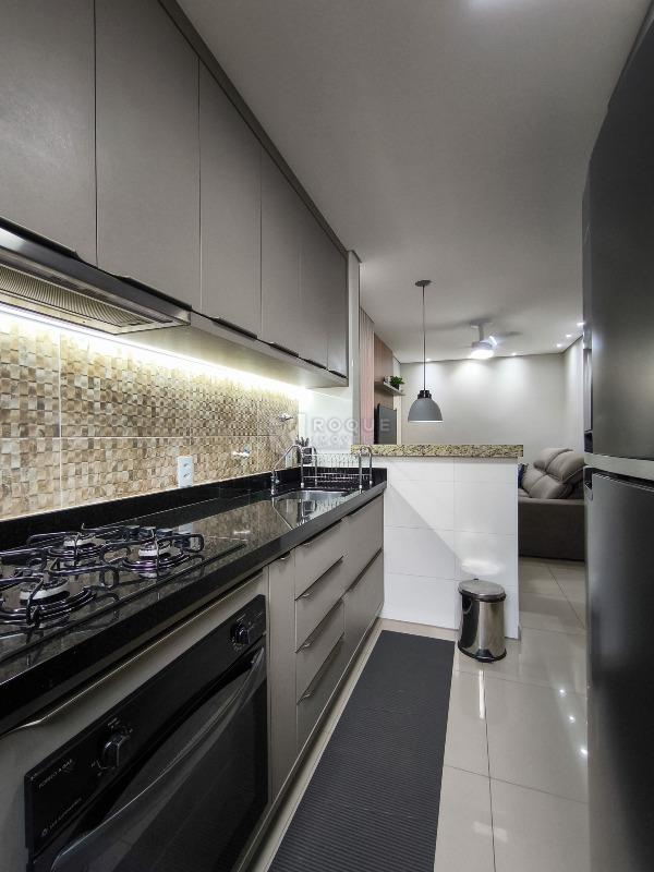 Apartamento à venda no bairro Jardim Colina Verde: COZINHA