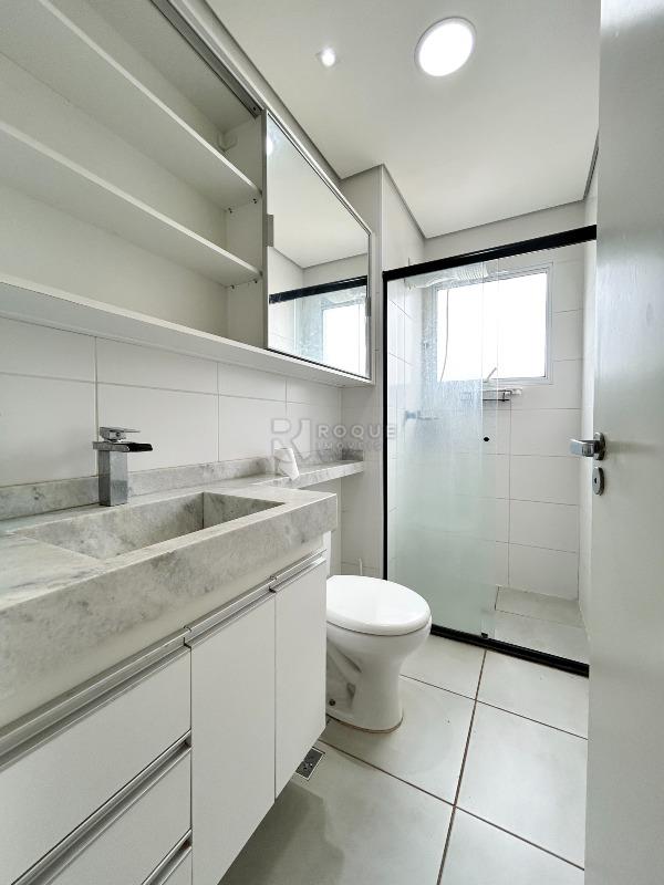 Apartamento para aluguel no bairro Chácaras Antonieta: WC social 