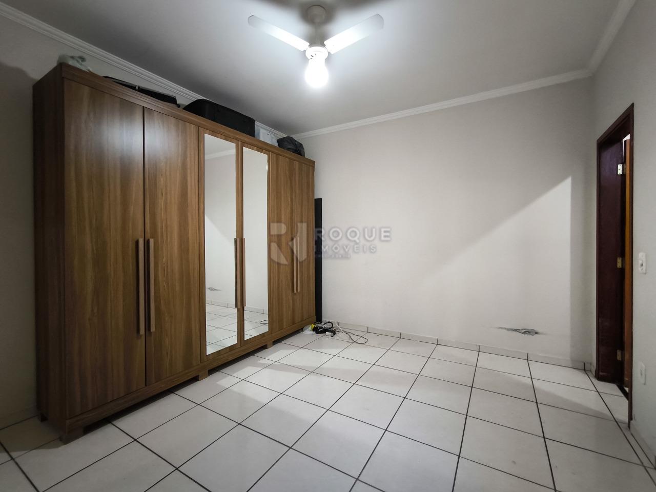 Casa Residencial à venda no bairro Vila Claudia: SUÍTE