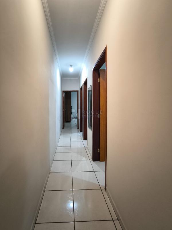 Casa Residencial à venda no bairro Vila Claudia: CORREDOR INTERNO