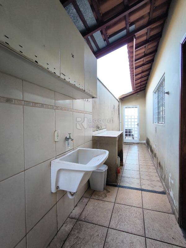 Casa Residencial à venda no bairro Vila Claudia: ÁREA DE SERVIÇO