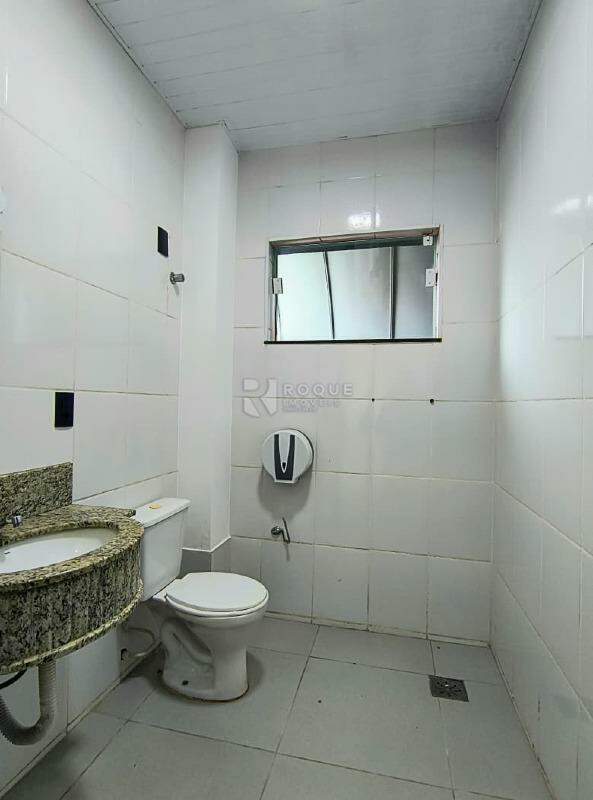 Salão para aluguel no bairro Parque Residencial Roland: Wc social superior