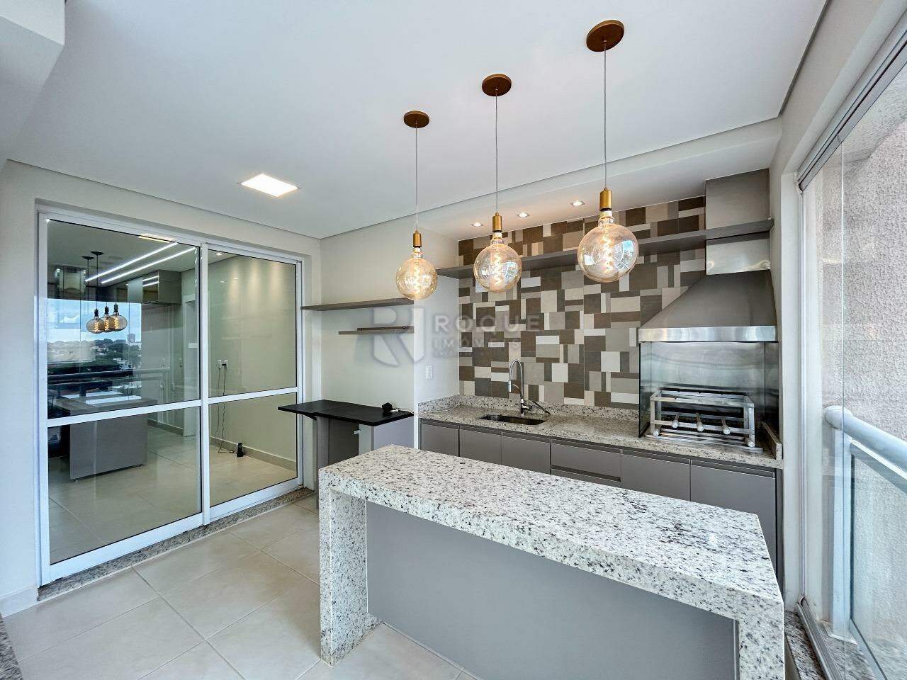 Apartamento para aluguel no bairro Jardim Aquárius: Sacada