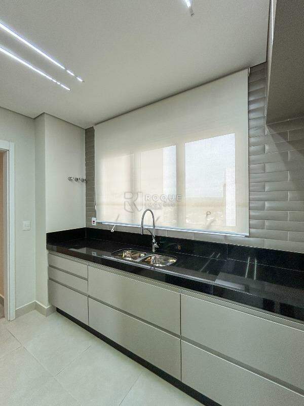 Apartamento para aluguel no bairro Jardim Aquárius: Cozinha