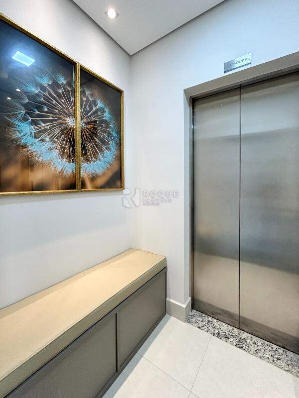 Apartamento para aluguel no bairro Jardim Aquárius: Hall elevador