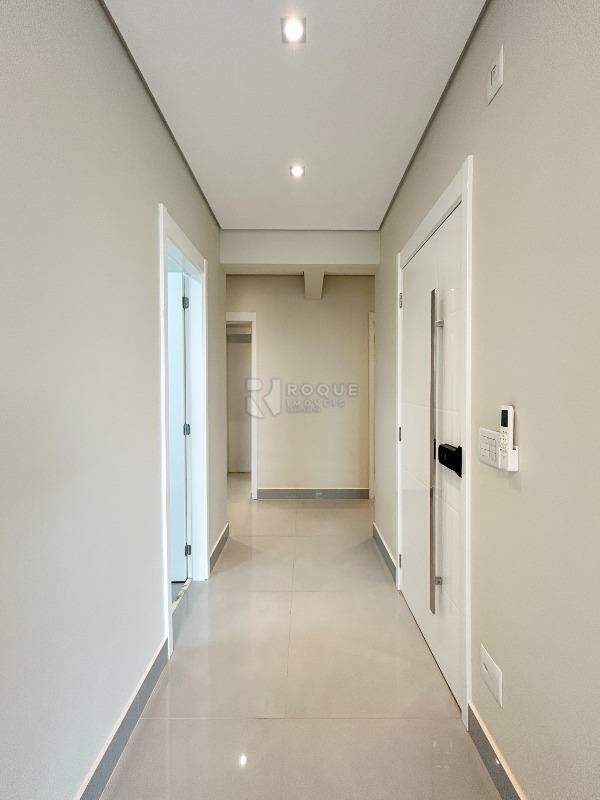 Apartamento para aluguel no bairro Jardim Aquárius: Hall de acesso 