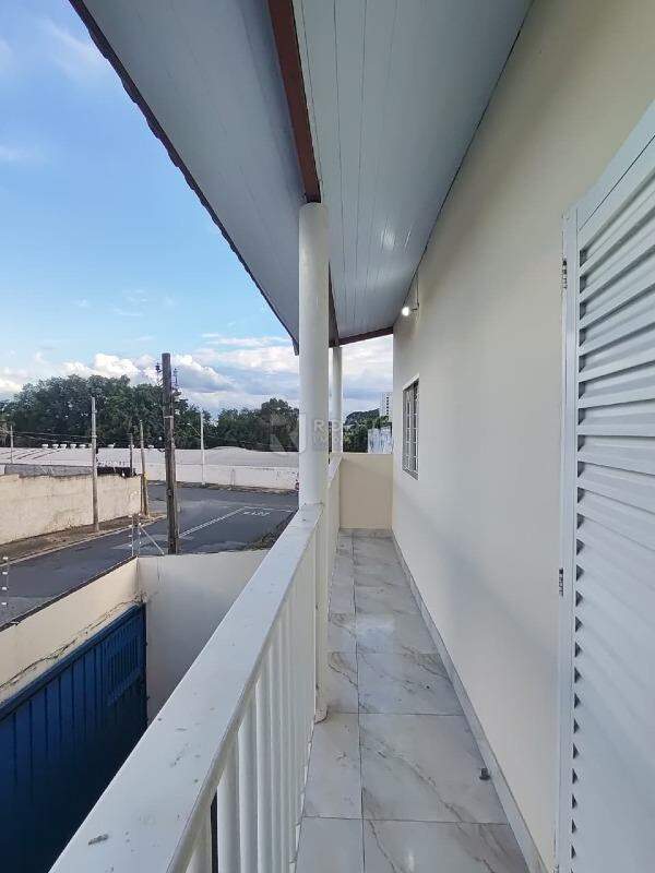 Barracão/Galpão para aluguel no bairro Jardim Barão de Souza Queiroz: Varanda Casa Superior