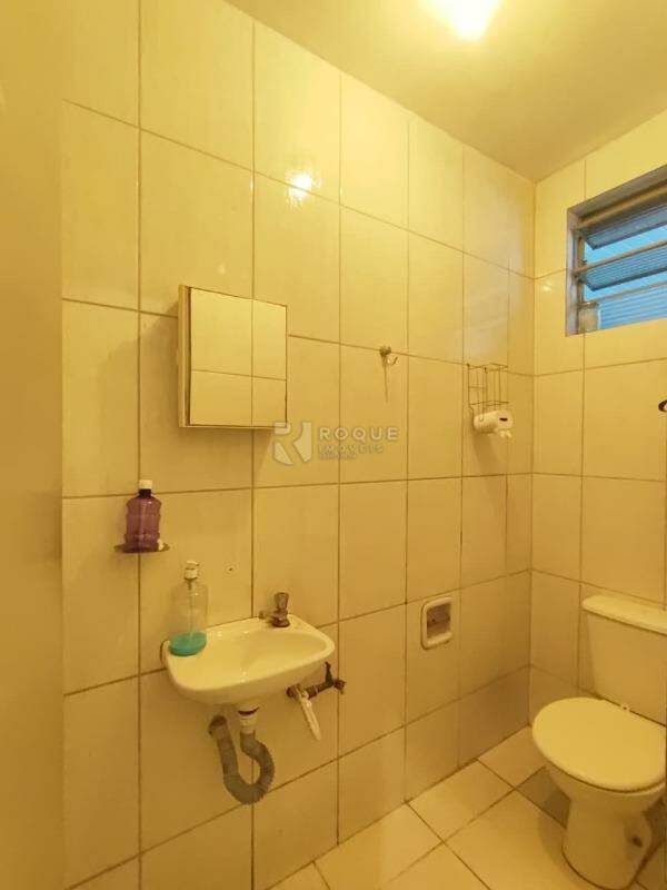 Barracão/Galpão para aluguel no bairro Jardim Barão de Souza Queiroz: WC 02 Barracão