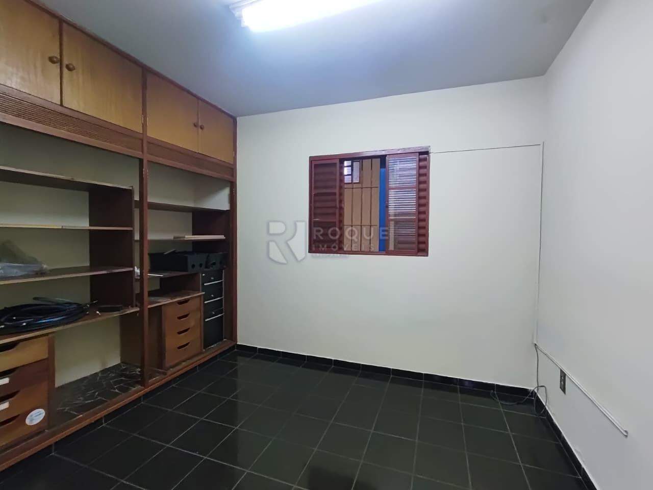 Barracão/Galpão para aluguel no bairro Jardim Barão de Souza Queiroz: Suíte/ Casa inferior