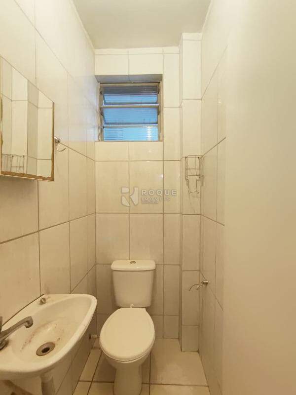 Barracão/Galpão para aluguel no bairro Jardim Barão de Souza Queiroz: WC 01 Barracão