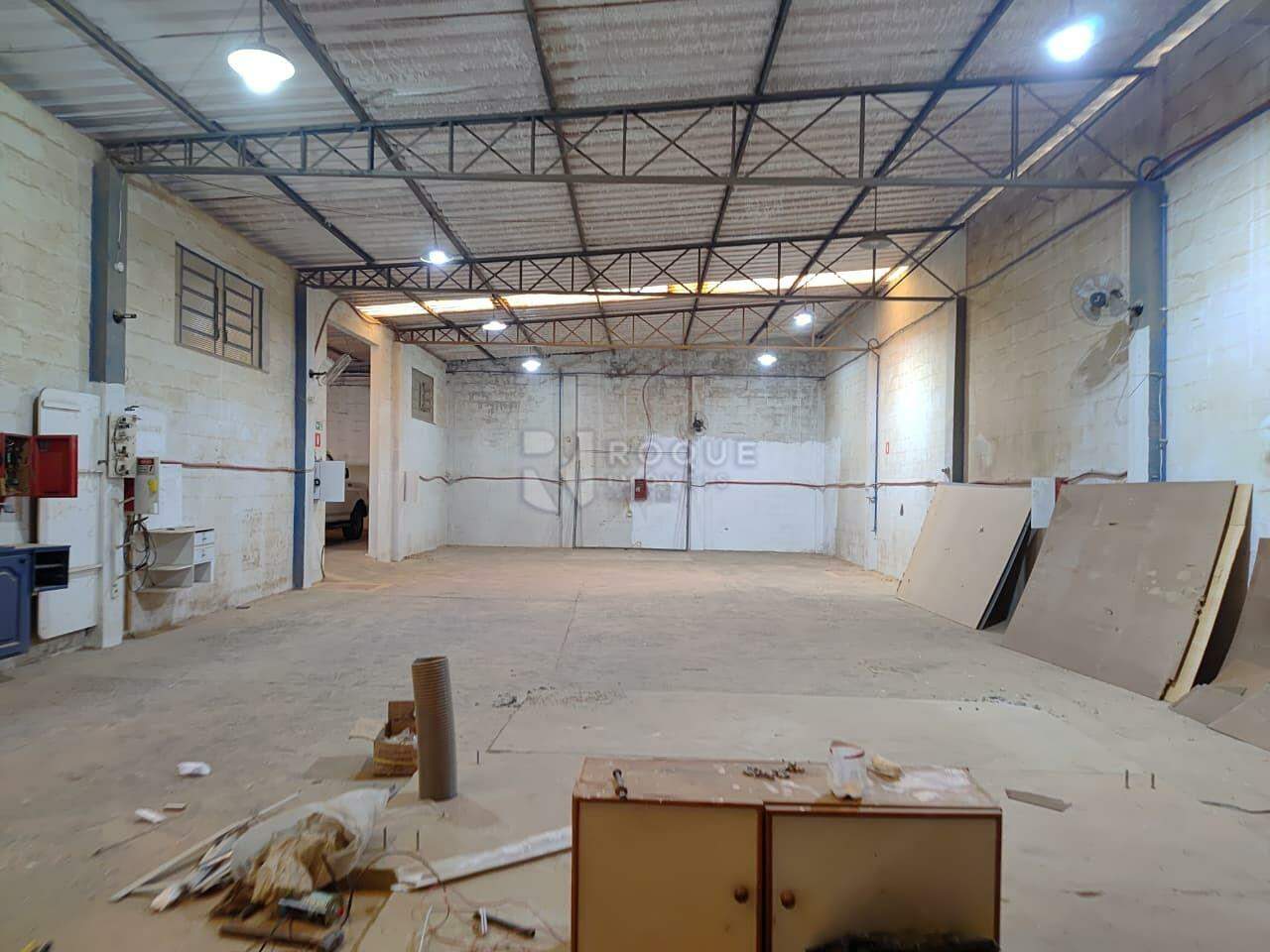 Barracão/Galpão para aluguel no bairro Jardim Barão de Souza Queiroz: Barracão