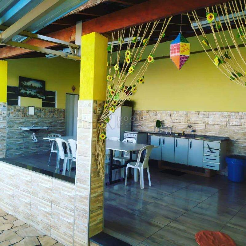 Casa Comercial à venda no bairro DISTRITO INDUSTRIAL I: 