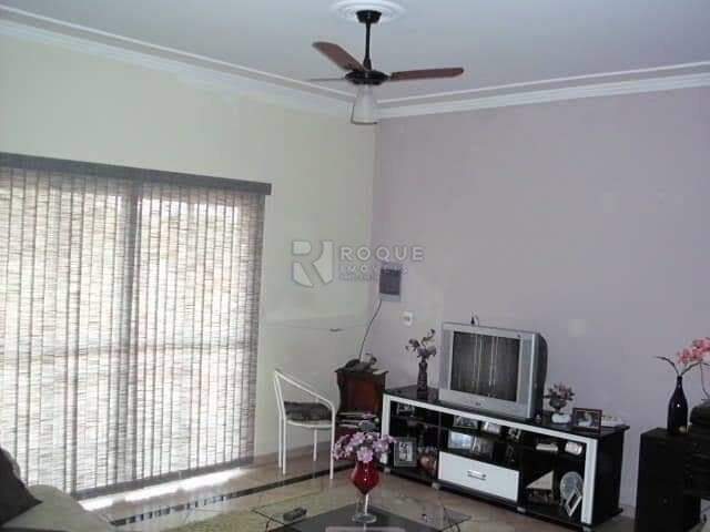 Casa Comercial à venda no bairro DISTRITO INDUSTRIAL I: 