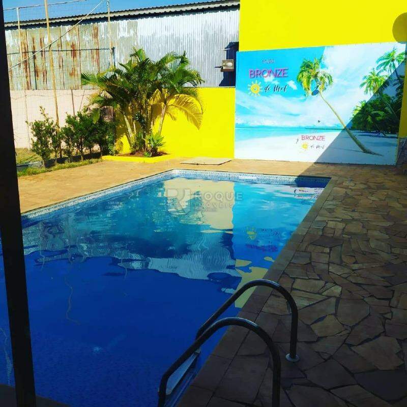 Casa Comercial à venda no bairro DISTRITO INDUSTRIAL I: 