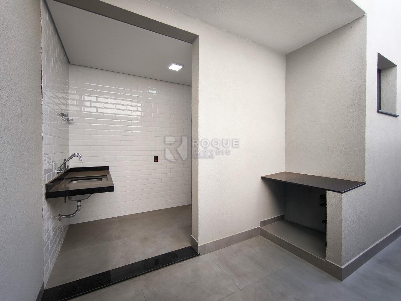 Casa em condomínio à venda no bairro Vale das Oliveiras: ÁREA DE SERVIÇO