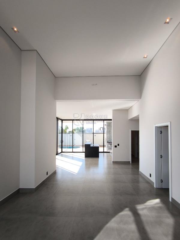 Casa em condomínio à venda no bairro Vale das Oliveiras: SALA DE ESTAR