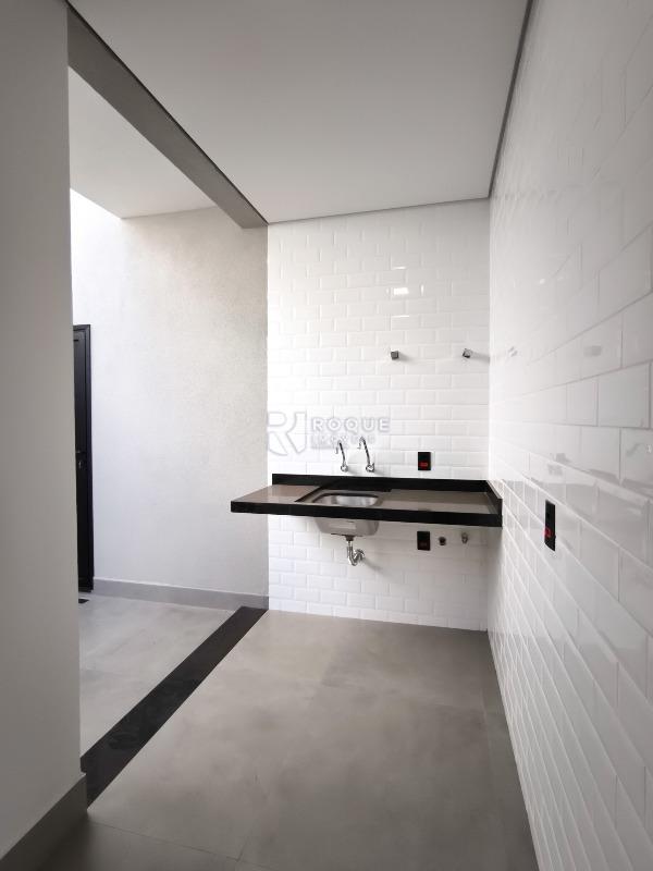 Casa em condomínio à venda no bairro Vale das Oliveiras: LAVANDERIA