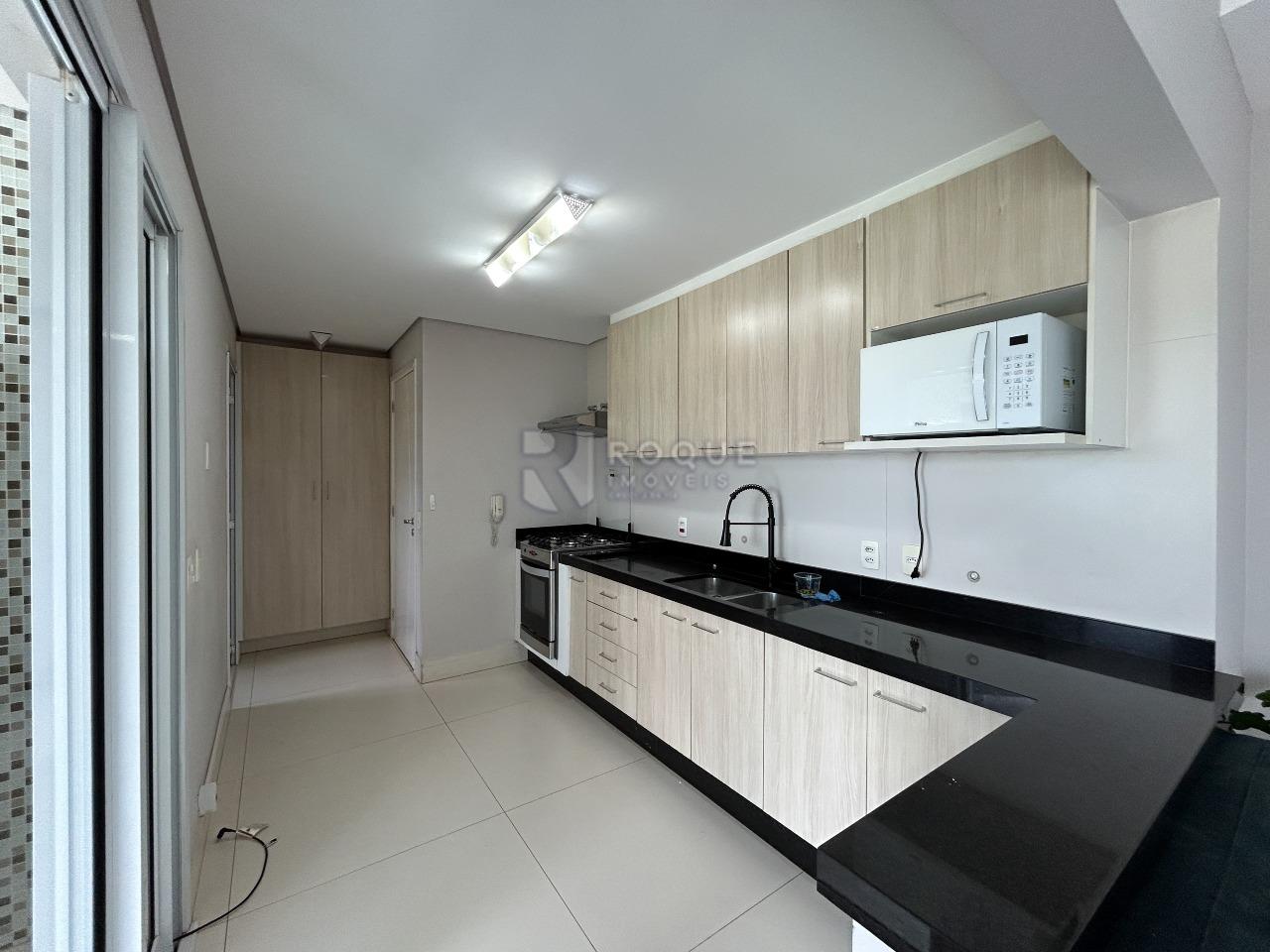 Apartamento à venda no bairro Jardim Aquárius: Cozinha