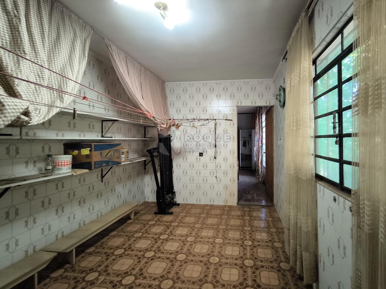 Casa Residencial à venda no bairro Vila Camargo: ÁREA DE SERVIÇO