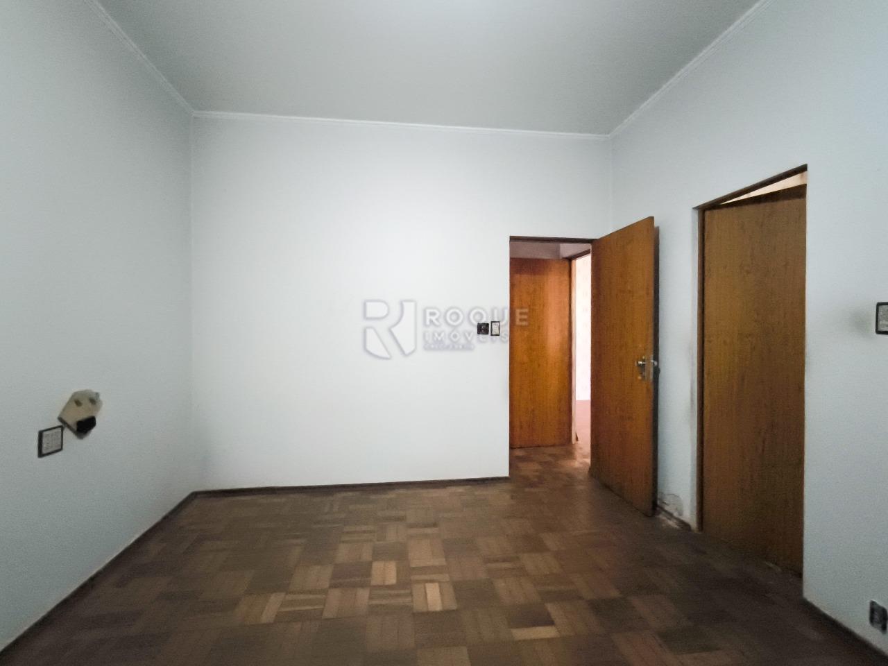 Casa Residencial à venda no bairro Vila Camargo: SUÍTE