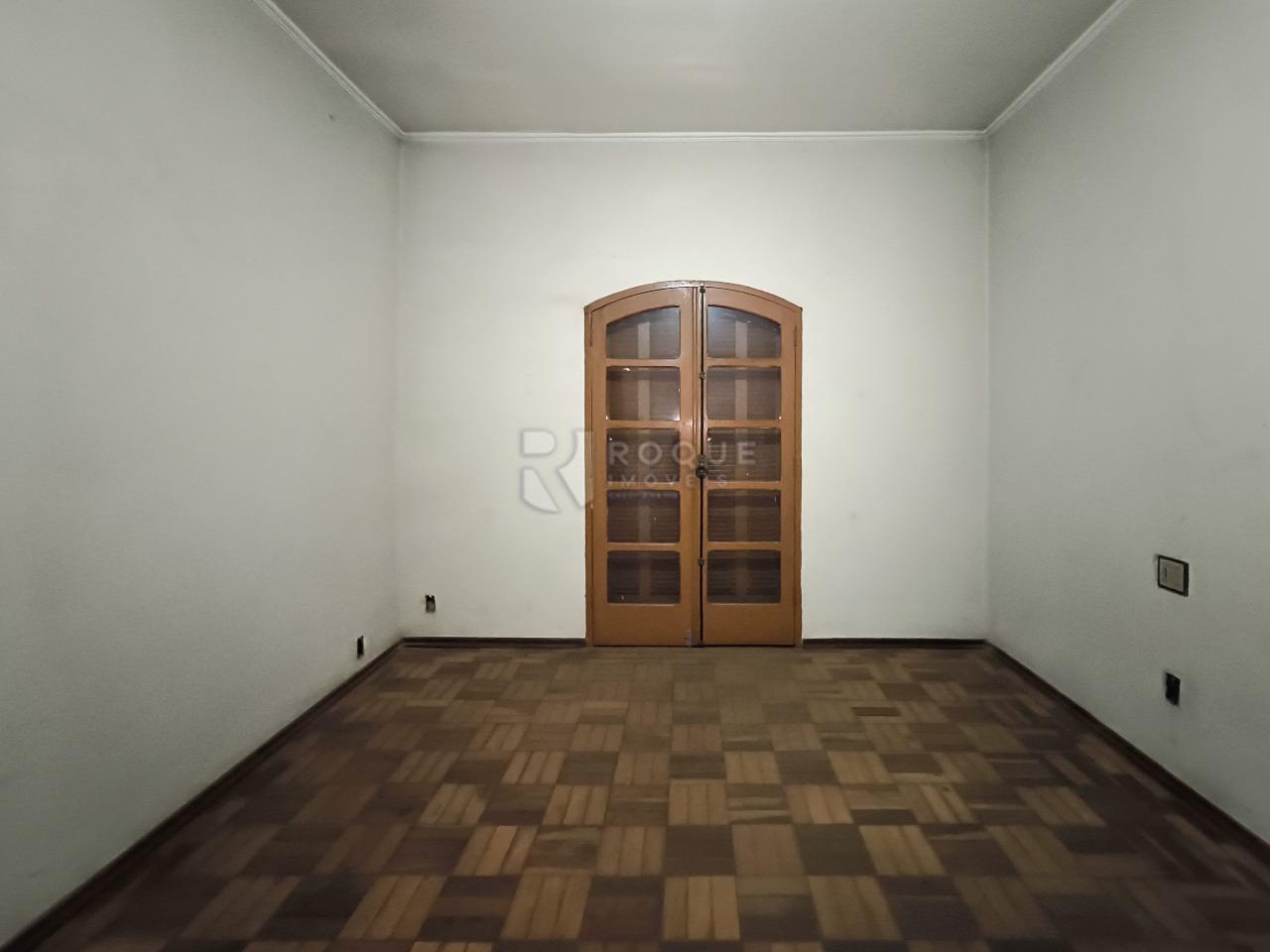 Casa Residencial à venda no bairro Vila Camargo: SUÍTE