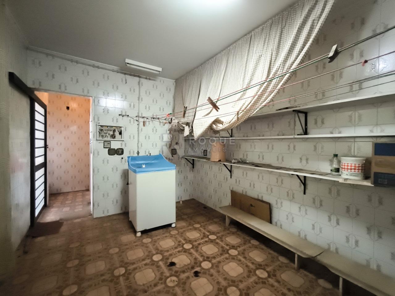 Casa Residencial à venda no bairro Vila Camargo: ÁREA DE SERVIÇO