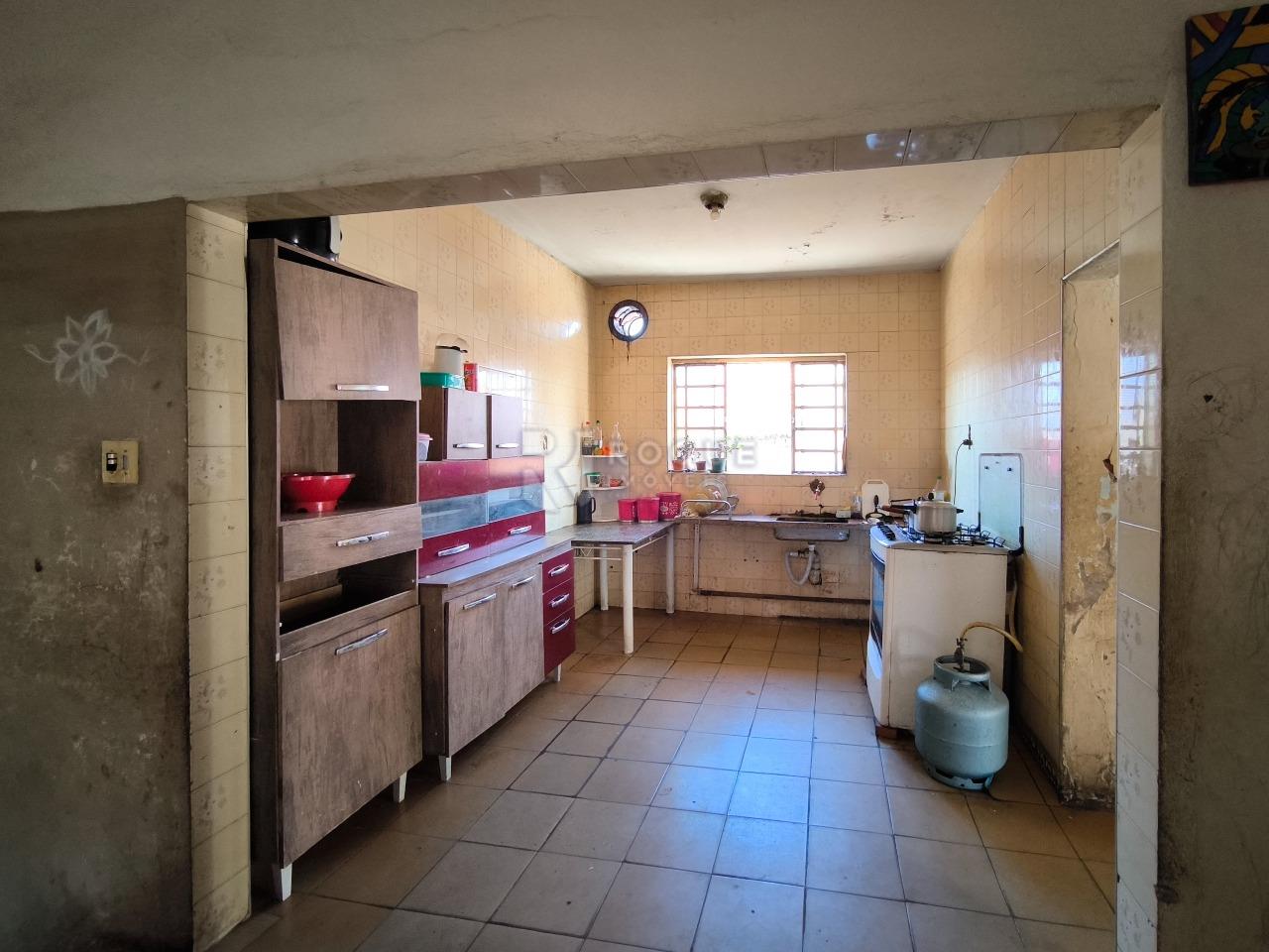 Casa Residencial à venda no bairro Vila Queiroz: COZINHA