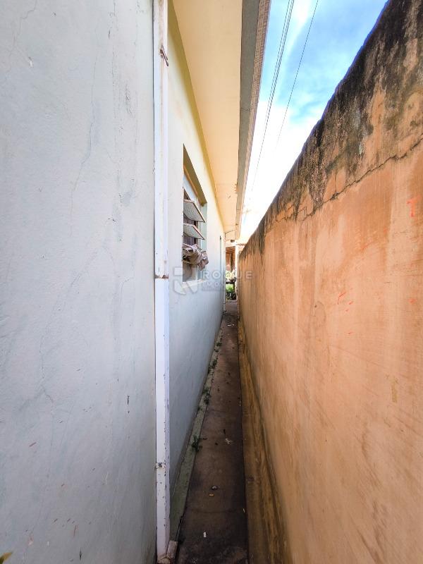 Casa Residencial à venda no bairro Vila Queiroz: LATERAL EXTERNA