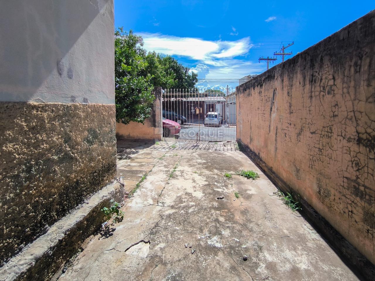Casa Residencial à venda no bairro Vila Queiroz: ENTRADA